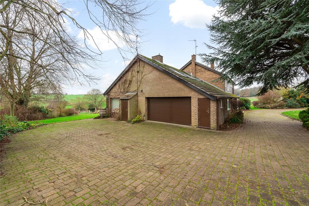 Driveway/Garage
