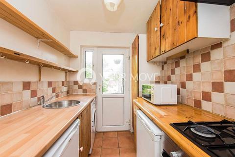 2 bedroom flat to rent, Talma Gardens, Twickenham TW2