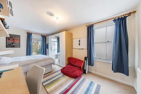 2 bedroom flat for sale, Ramsden Road, Balham, London, SW12