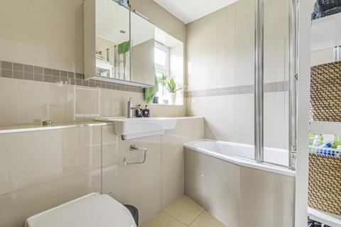 2 bedroom flat for sale, Balham New Road, Balham, London, SW12