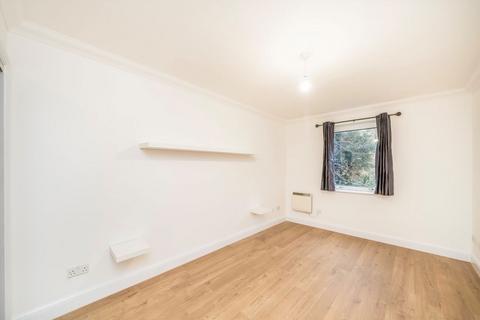 2 bedroom flat to rent, Campbell Road, London E3