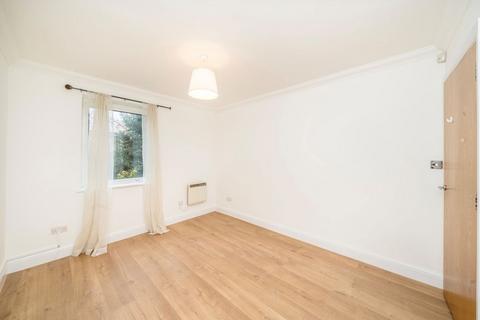 2 bedroom flat to rent, Campbell Road, London E3