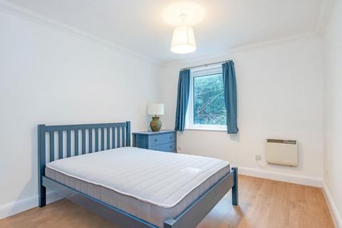 2 bedroom flat to rent, Campbell Road, London E3