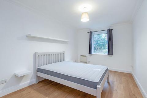 2 bedroom flat to rent, Campbell Road, London E3