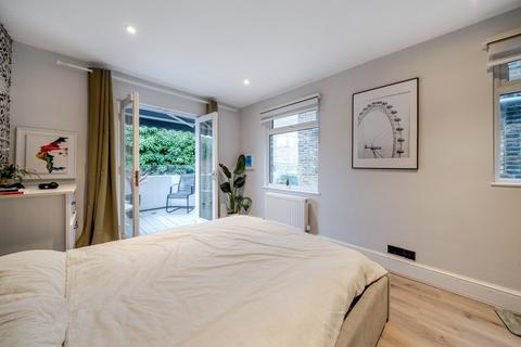 1 bedroom flat for sale, Chelverton Road, London, SW15