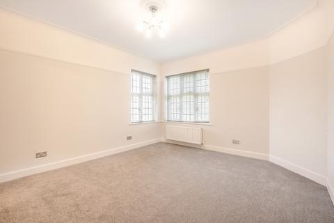 undefined, Queens Drive, London, W3