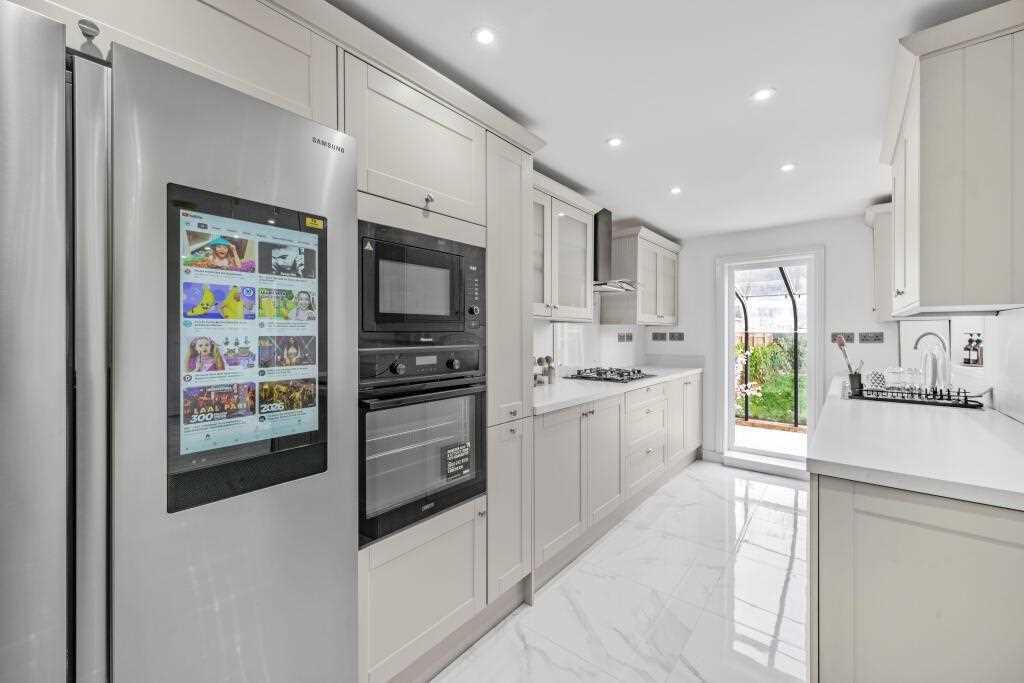 Kitchen / dining
