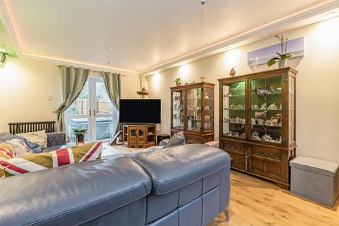 2 bedroom end of terrace house for sale, Hawthorn Drive, Bradwell Village, Nr Burford