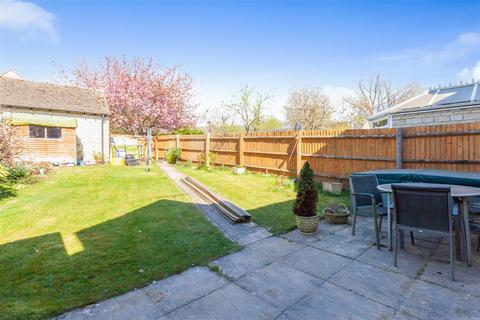 2 bedroom end of terrace house for sale, Hawthorn Drive, Bradwell Village, Nr Burford