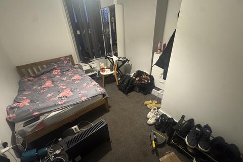 1 bedroom in a house share to rent, Mayfield Avenue, Bolton BL3