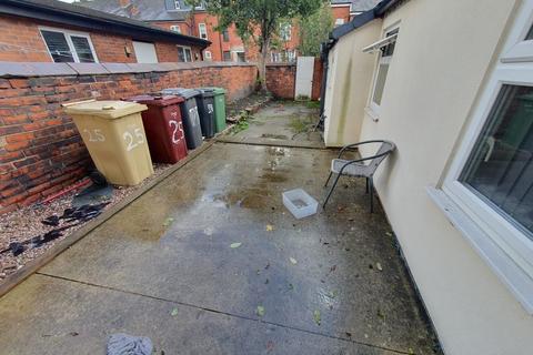 1 bedroom in a house share to rent, Mayfield Avenue, Bolton BL3