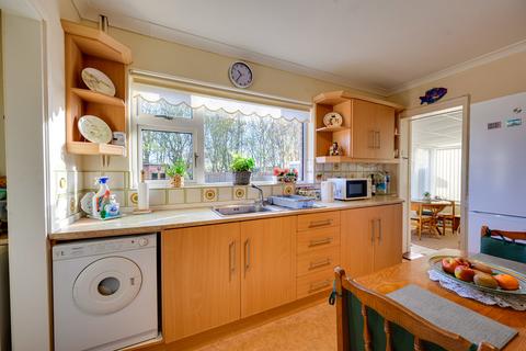 2 bedroom detached bungalow for sale, Ferry Road, Suffolk IP11