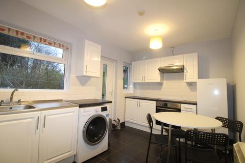 2 bedroom terraced house to rent, Aston Avenue, Lenton Abbey