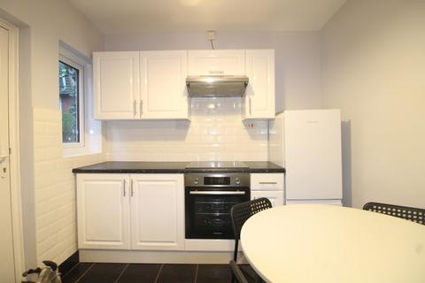 2 bedroom terraced house to rent, Aston Avenue, Lenton Abbey