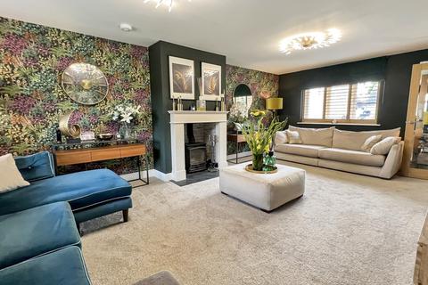 4 bedroom detached house for sale, Youngs Court, Westbury