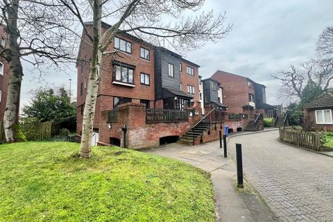 1 bedroom apartment to rent, Oakdene Close, Pinner HA5
