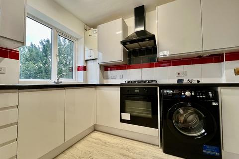 1 bedroom apartment to rent, Oakdene Close, Pinner HA5