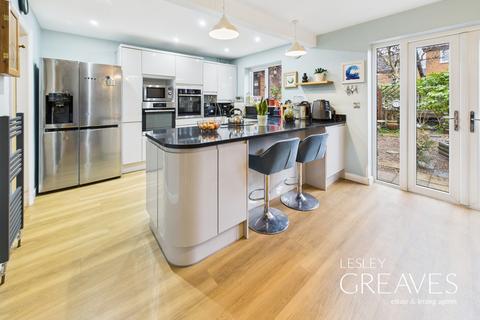 4 bedroom detached house for sale, Saltford Close, Gedling, Nottingham