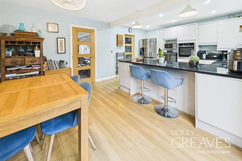 4 bedroom detached house for sale, Saltford Close, Gedling, Nottingham