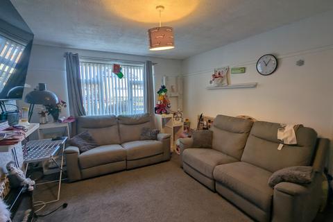 3 bedroom end of terrace house to rent, Scarisbrick Crescent, Walton