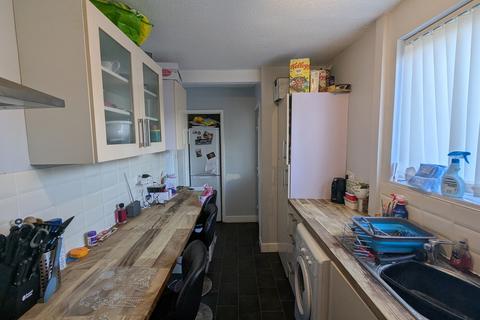 3 bedroom end of terrace house to rent, Scarisbrick Crescent, Walton