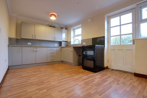 3 bedroom end of terrace house to rent, Huntingdon Road, Chatteris