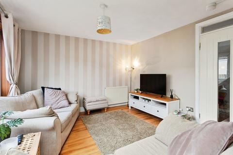 2 bedroom terraced house to rent, Edmonton Avenue, Livingston EH54