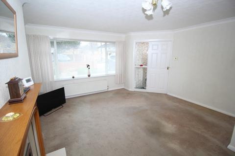 3 bedroom semi-detached house for sale, Thornleigh Avenue, Wakefield