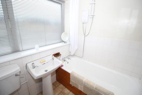 3 bedroom semi-detached house for sale, Thornleigh Avenue, Wakefield