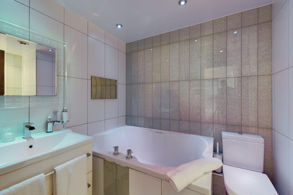 En Suite Bathroom