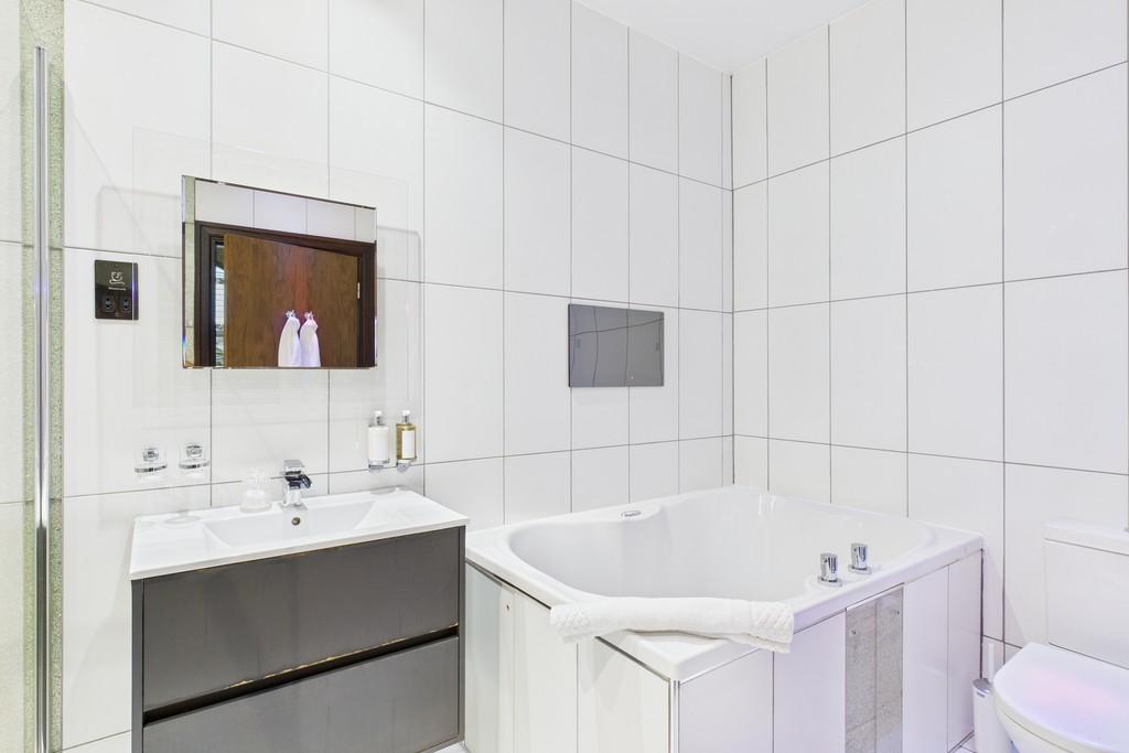 En Suite Bathroom
