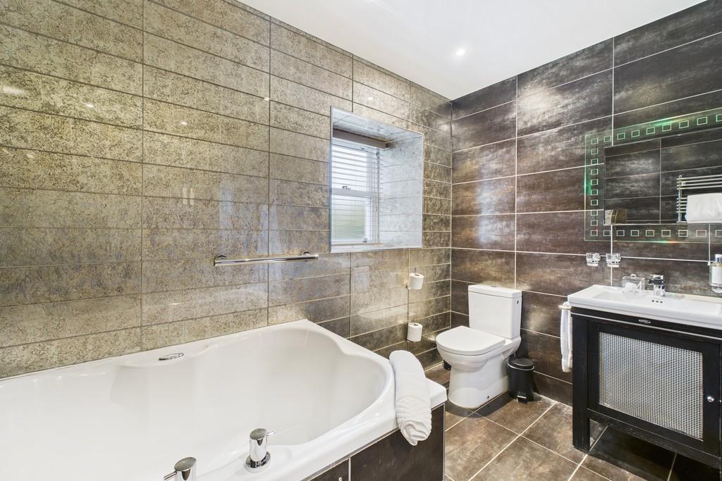 En Suite Bathroom