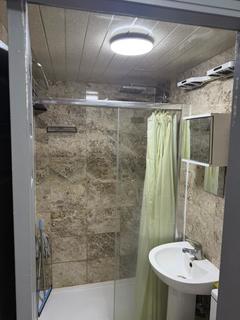 Studio to rent, Annex, 27 Craneswater