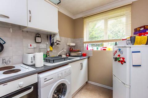 undefined, Oliver Close, Rushden NN10