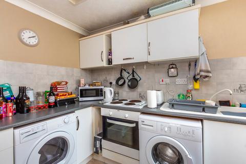 undefined, Oliver Close, Rushden NN10