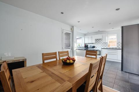 3 bedroom end of terrace house for sale, Beaulieu Gardens, Camberley GU17