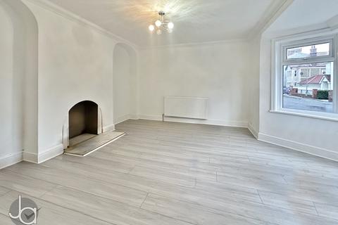 3 bedroom terraced house for sale, Saville Street, Essex CO14