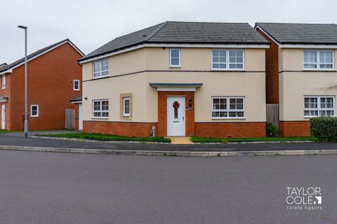 3 bedroom detached house for sale, Austen Drive, Tamworth
