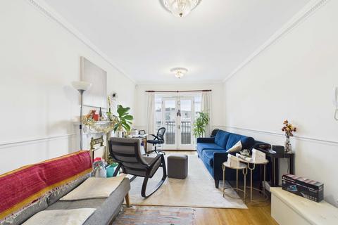 2 bedroom apartment to rent, Leathermarket Court, Bermondsey