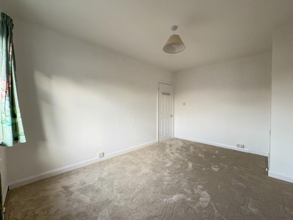 Bedroom 2 (2)