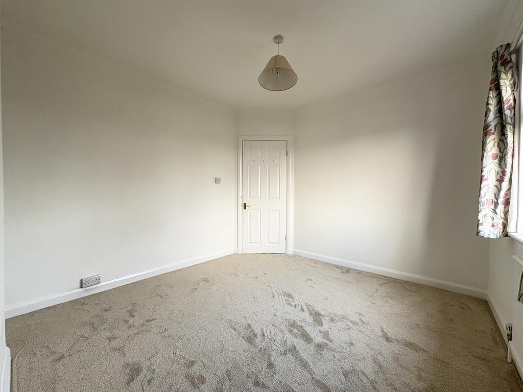 Bedroom 1 (2)