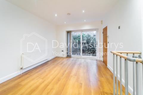 2 bedroom flat to rent, Newington Green Road, Islington, London