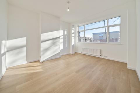3 bedroom house to rent, Larbert Road, London SW16