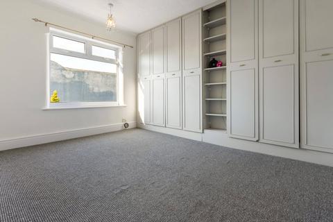 3 bedroom semi-detached house for sale, Columbia Road, Grimsby, North East Lincs, DN32