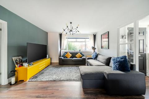 2 bedroom ground floor maisonette to rent, Simpson Road, Richmond, TW10