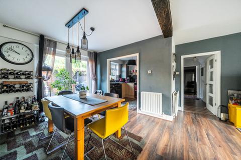 2 bedroom ground floor maisonette to rent, Simpson Road, Richmond, TW10