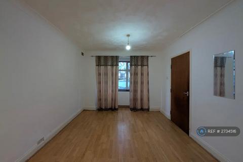 3 bedroom detached house to rent, Normans Mead, London, NW10