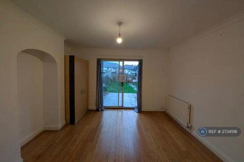 3 bedroom detached house to rent, Normans Mead, London, NW10