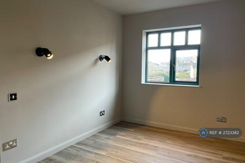 2 bedroom flat to rent, Bridge Street, Macclesfield, SK11