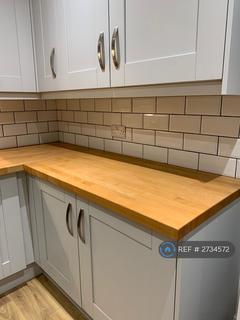 3 bedroom semi-detached house to rent, Grovehill Road, Doncaster, DN2